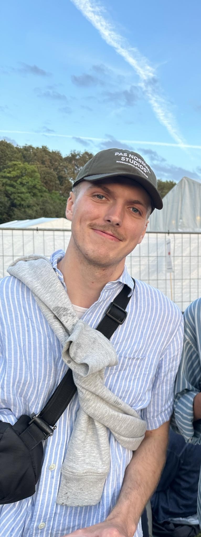 Frederik ved udendørs event